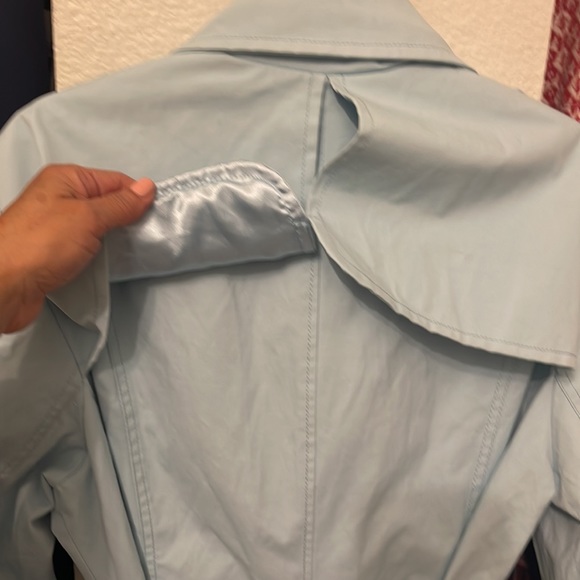 Beautiful trench coat - Picture 7 of 12